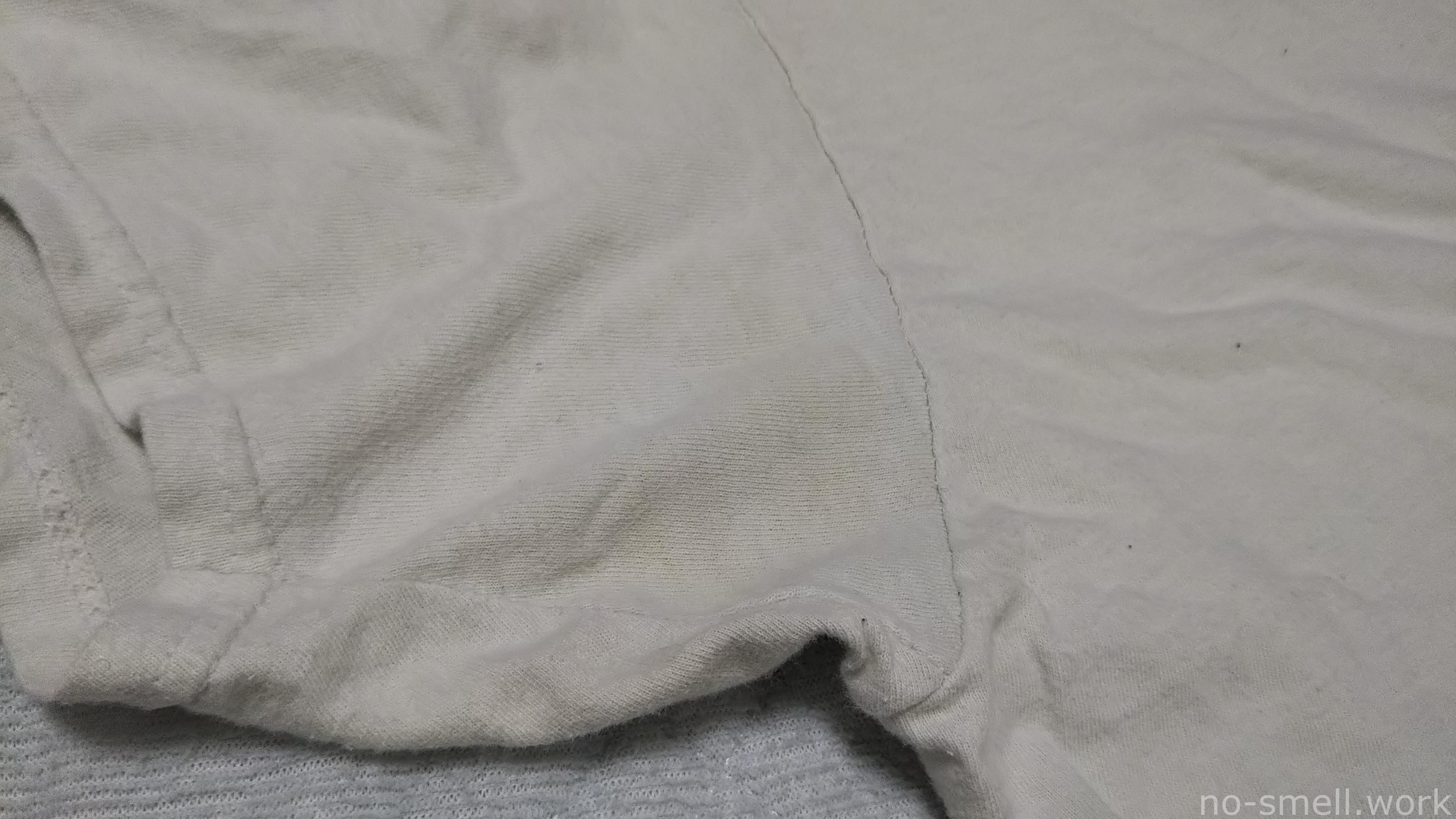 デオシーク黄ばみTシャツ２